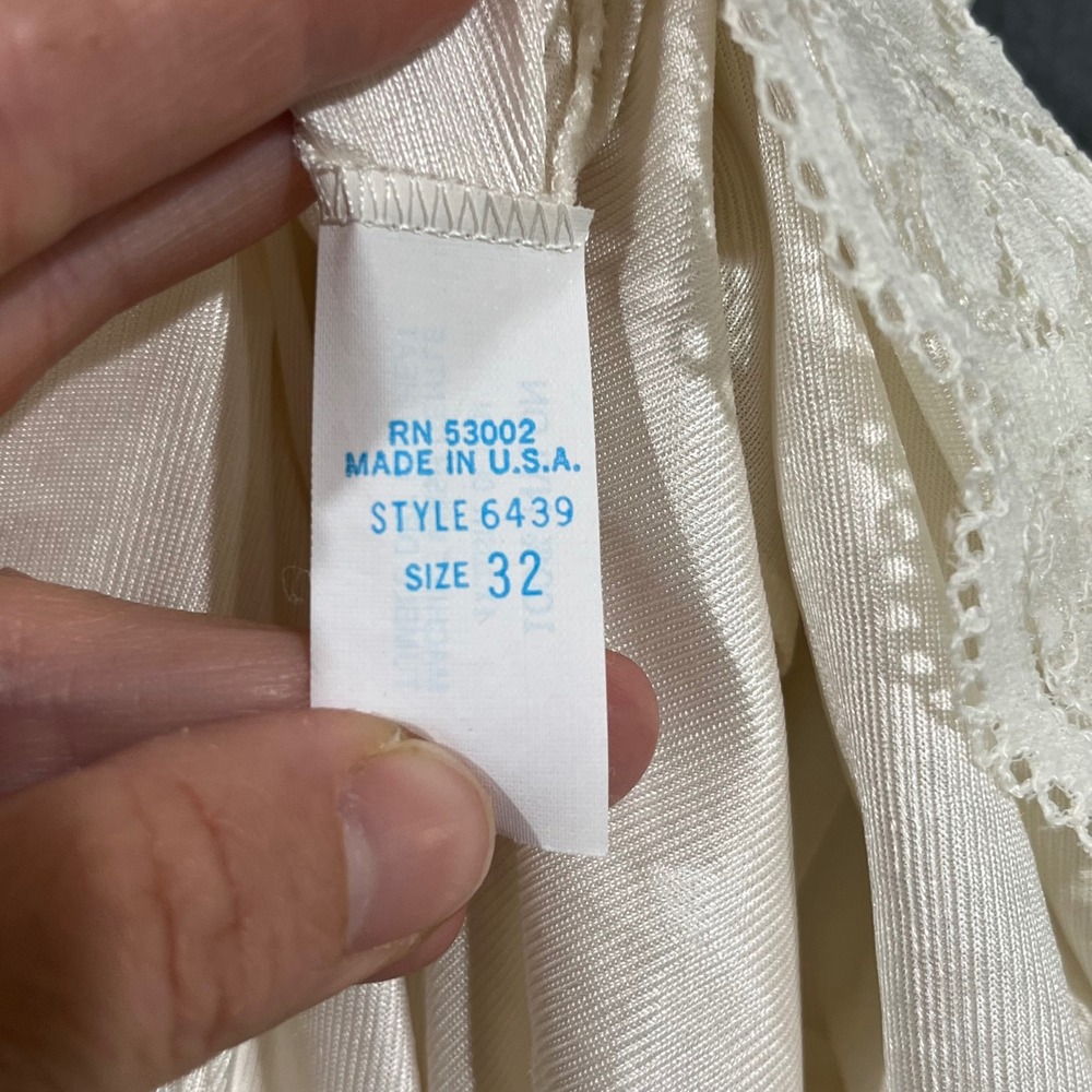 Vintage Full Slip Women Size 32 Ivory Lace Trim V-Neck Lingerie USA Made 6439 - Picture 5 of 11